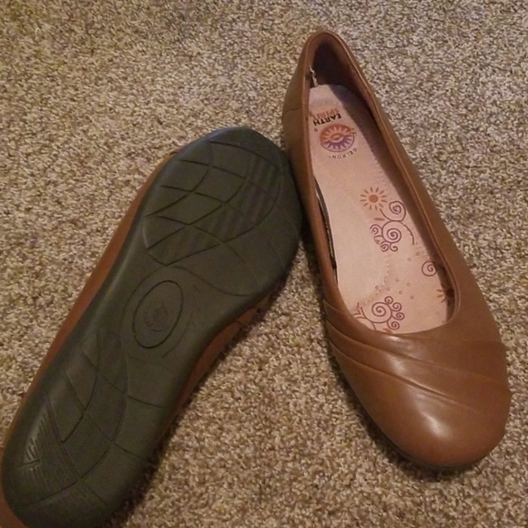 Flats - Picture 1 of 1